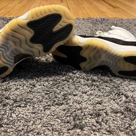 Nike Air Jordan 11 Kids Black and White Sneakers with gold jumpman - Picture 5 of 7